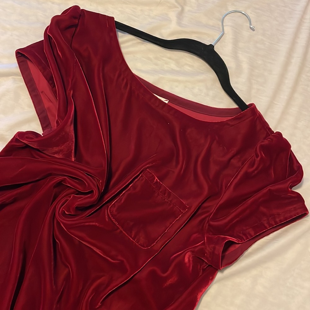 Chic, Red Velvet Puffed Sleeve Top with Breast Pocket - Picture 3 of 3